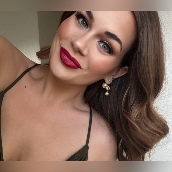 Meet your Posher, Lauren - Picture 1 of 1